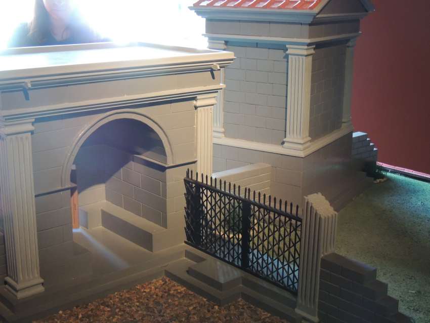 Maqueta de los Mausoleos Romanos de Llíria
