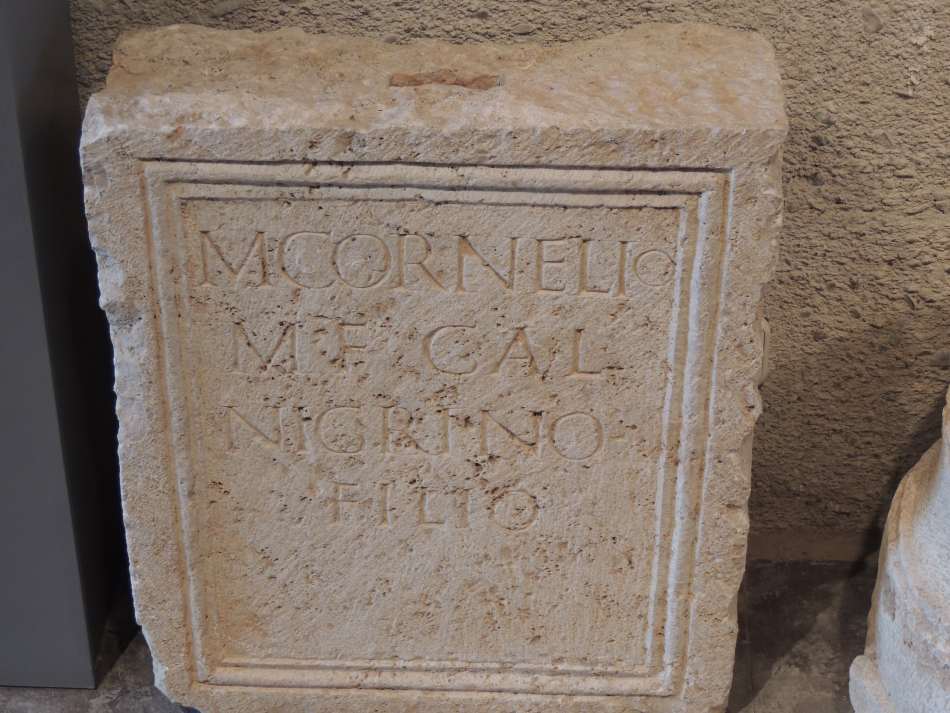 Losa mármol Marco Cornelio Nigrino - Museo Llíria