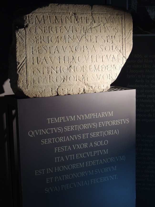 Lápida-de-mármol-Templo-de-las-Ninfas-de-Llíria.